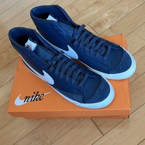 BRAND NEW with BOX Nike blazer Mid ‘77 Vintage Navy. Men’s size 10.5.
